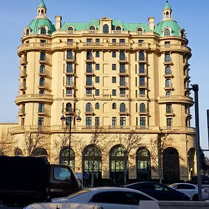 Central Luxury Boulivard Apartment